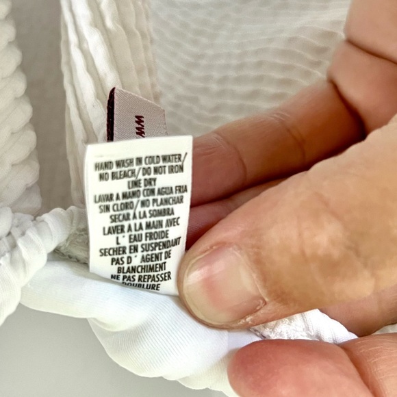 Luli Fama Pura Curiosidad White Textured Tank One Piece Size Large - Picture 10 of 11